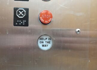 Kako sam pronašla Boga na vratima dizala